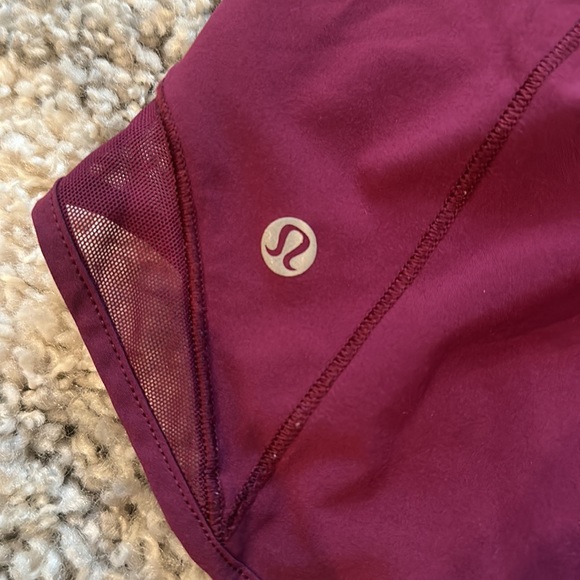 lululemon hotty hot shorts - Picture 3 of 4
